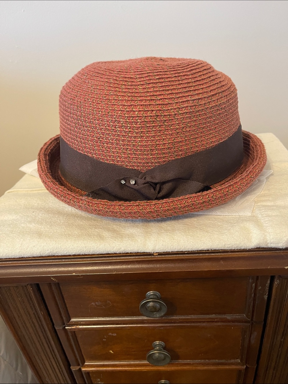 Ladies’ Brown-Trim Rust Knit Bow Hat - Women’s Accessories